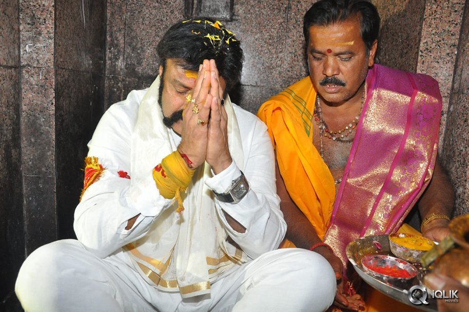 Gautamiputra-Satakarni-Team-at-Karimnagar